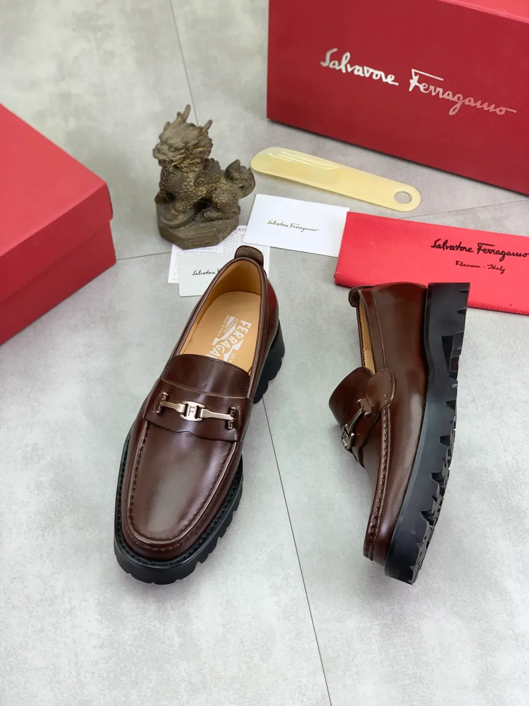 Men's Men's Shoes 💰P480💰[New Style] Water-dyed Niuli 🆘[Salvatore Ferragamo] Ferragamo's latest casual business leather shoes for men! Listed simultaneously! The fabric is made of specially imported original calfskin, and the interior is made of imported water-dyed cowhide. It is absolutely luxurious and leads the fashion trend. Matching code: 38-44 (45 and 46 can be customized) Multiple colors available
